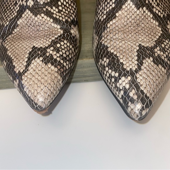 Flawless Dolce Vita Snakeskin Pointed Toe Boots 8 - Picture 3 of 10
